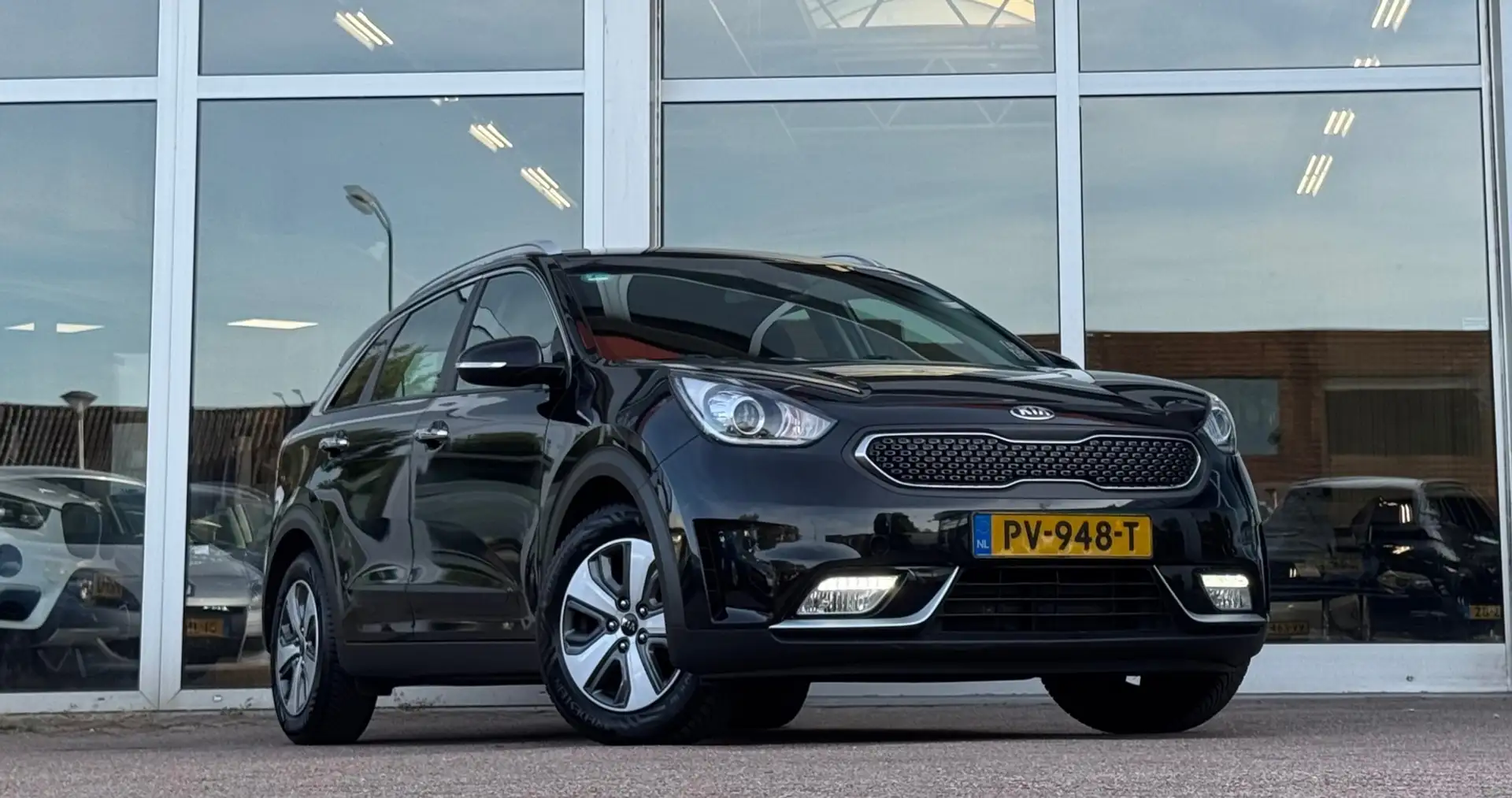 Kia Niro 1.6 GDi Hybrid ExecutiveLine Trekhaak Android Mooi Zwart - 2