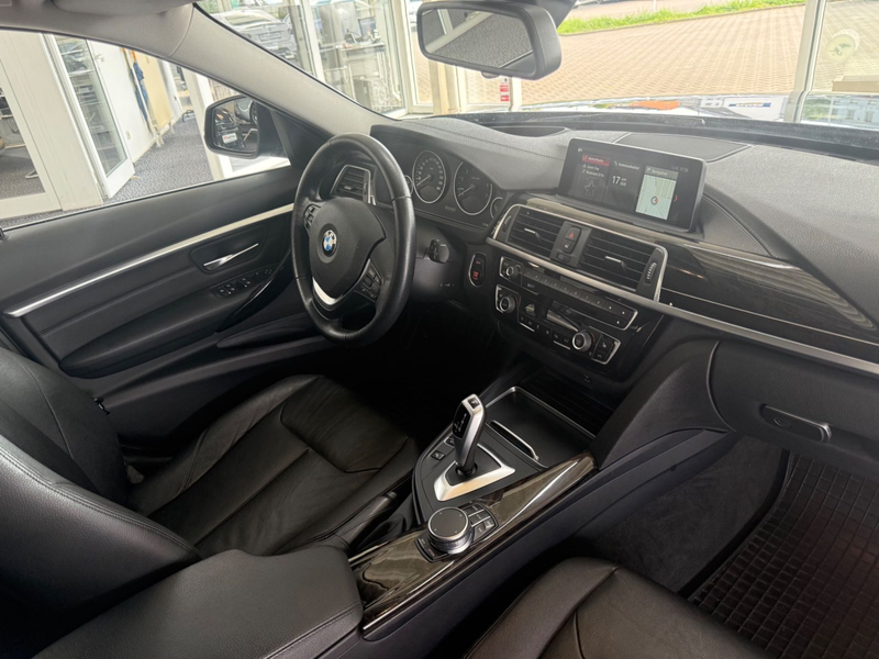 BMW 330 i xDrive Luxury Line AUT./LED/PANO/HUD/AHK — photo 7