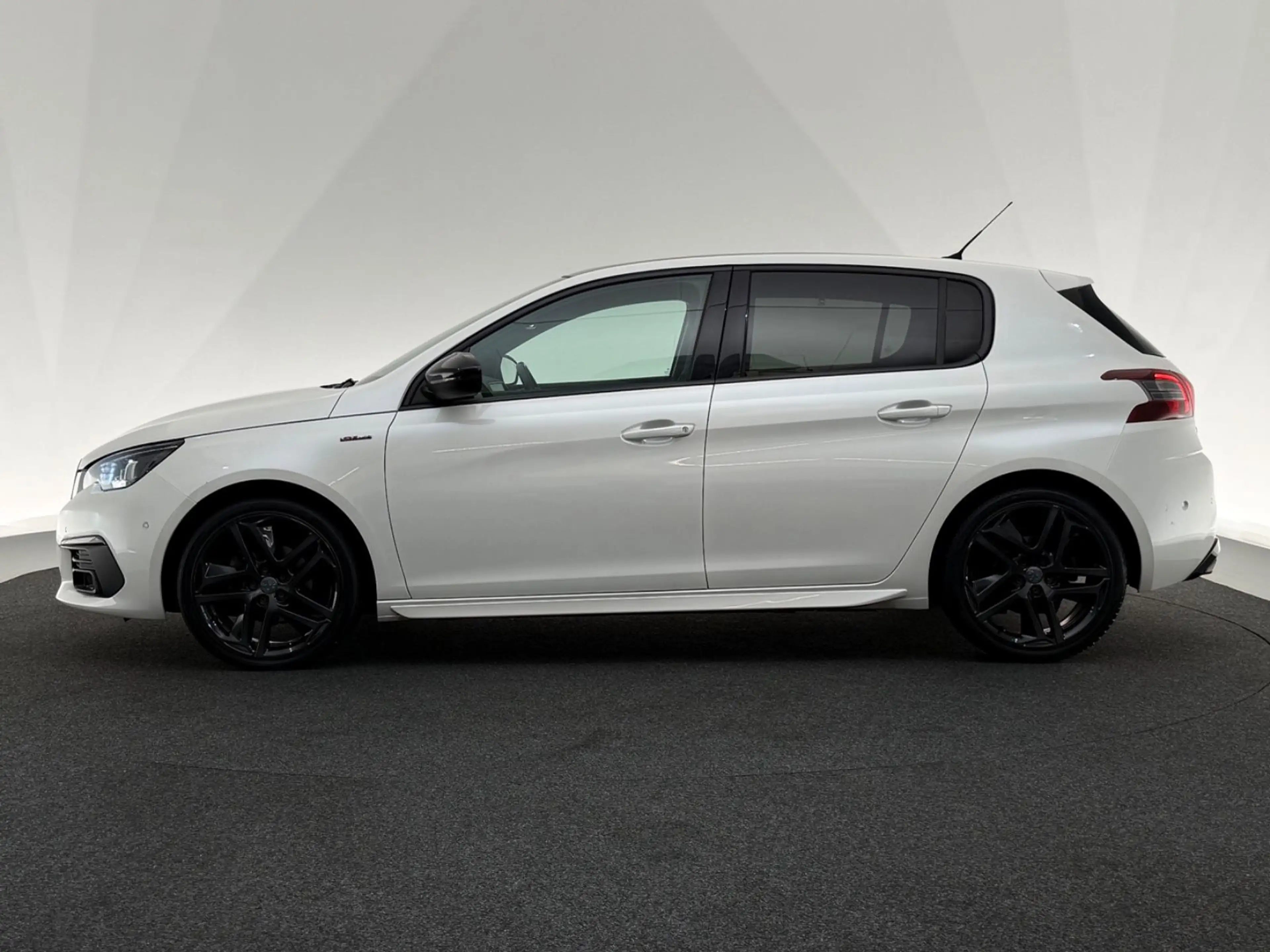 Peugeot 308 Allure 1.2*GT LINE*LED-AHK-PANO-R.KAM-DENON — photo 4