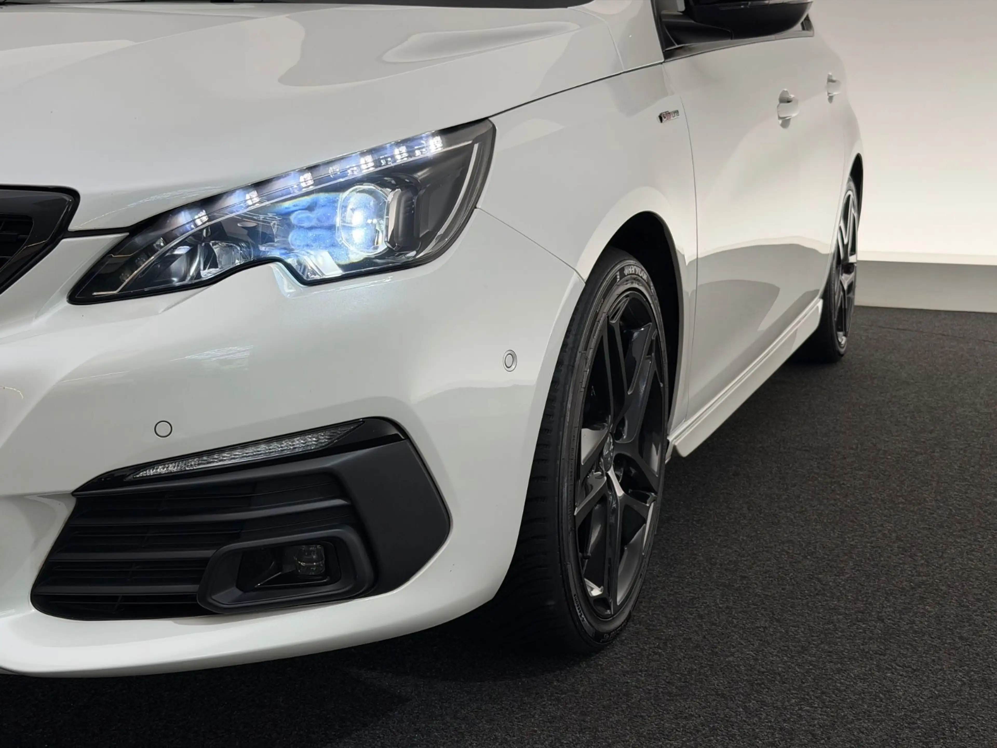 Peugeot 308 Allure 1.2*GT LINE*LED-AHK-PANO-R.KAM-DENON — photo 15