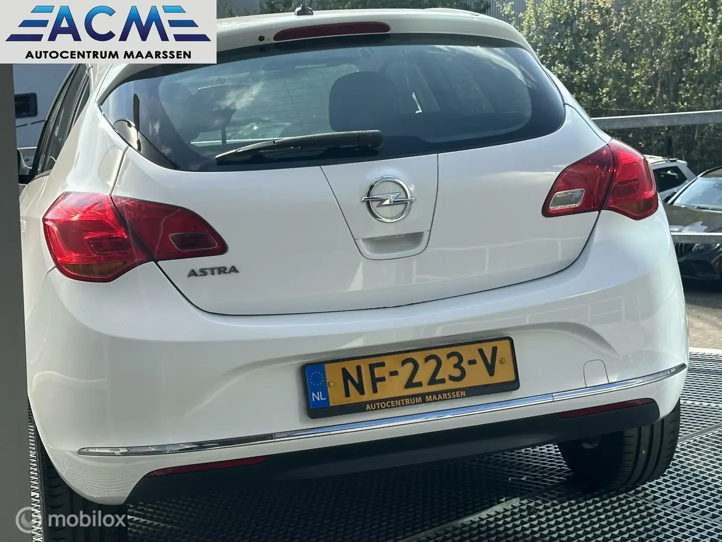 Opel Astra 1.6 Business+ Wit - 2