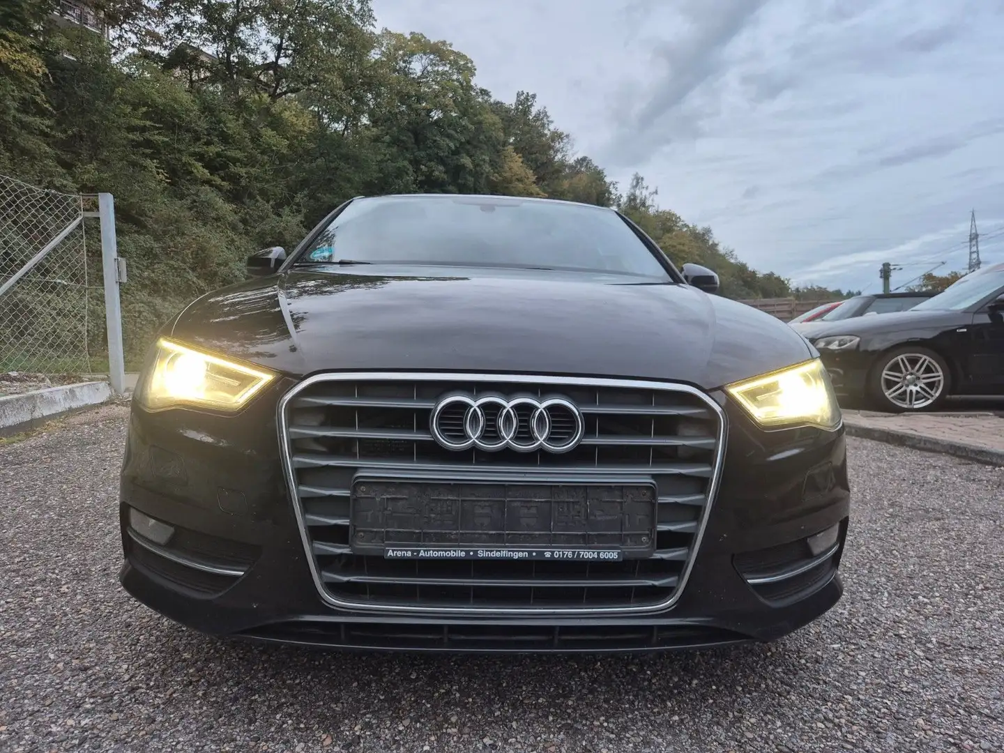 Audi A3 S line Sportpaket Navi SHZ Bi-Xenon 150PS Schwarz - 2