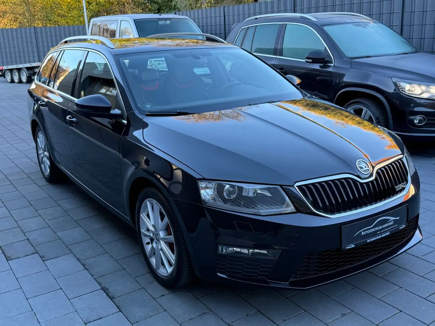 Skoda Octavia Combi RS XENON LEDER 1 HAND AHK Noir - 2