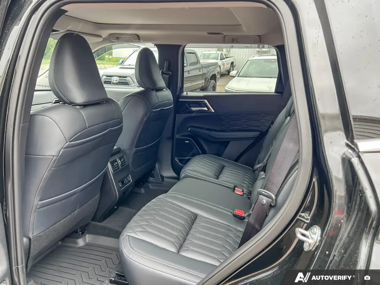 Mitsubishi Outlander fotografie Mitsubishi Outlander