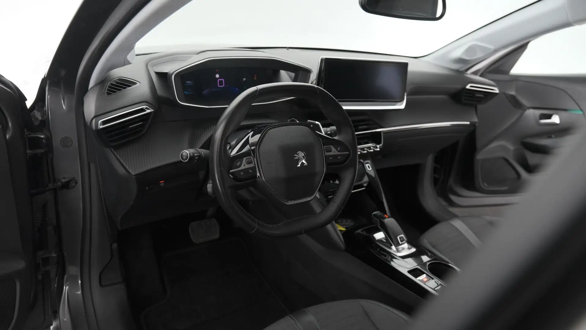 Peugeot 208 PureTech 100 EAT8 Allure | Camera | Apple Carplay Grijs - 2
