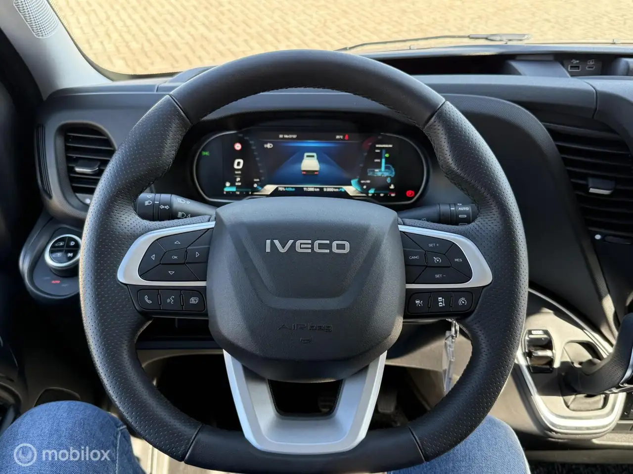 Iveco Daily 2024 — фото 12