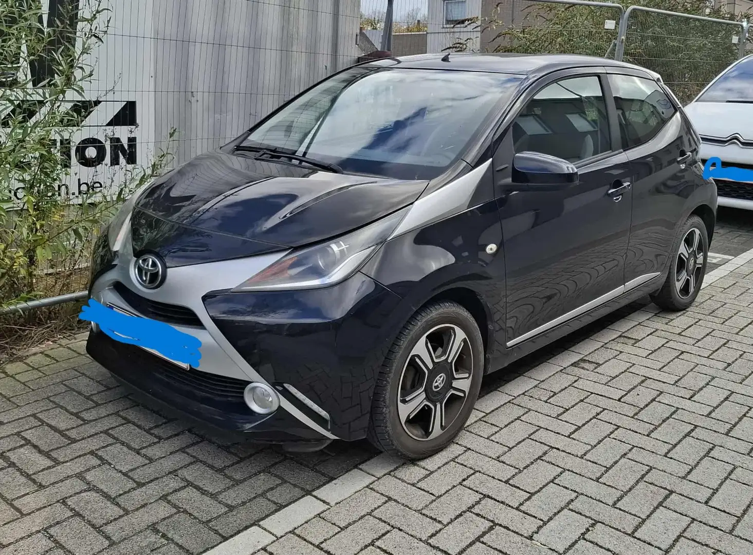 Toyota Aygo Aygo 1.0i VVT-i x-clusiv Zwart - 1