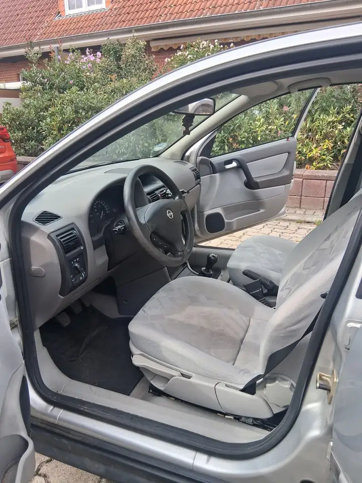 Opel Astra 1.6 Comfort, foto 2