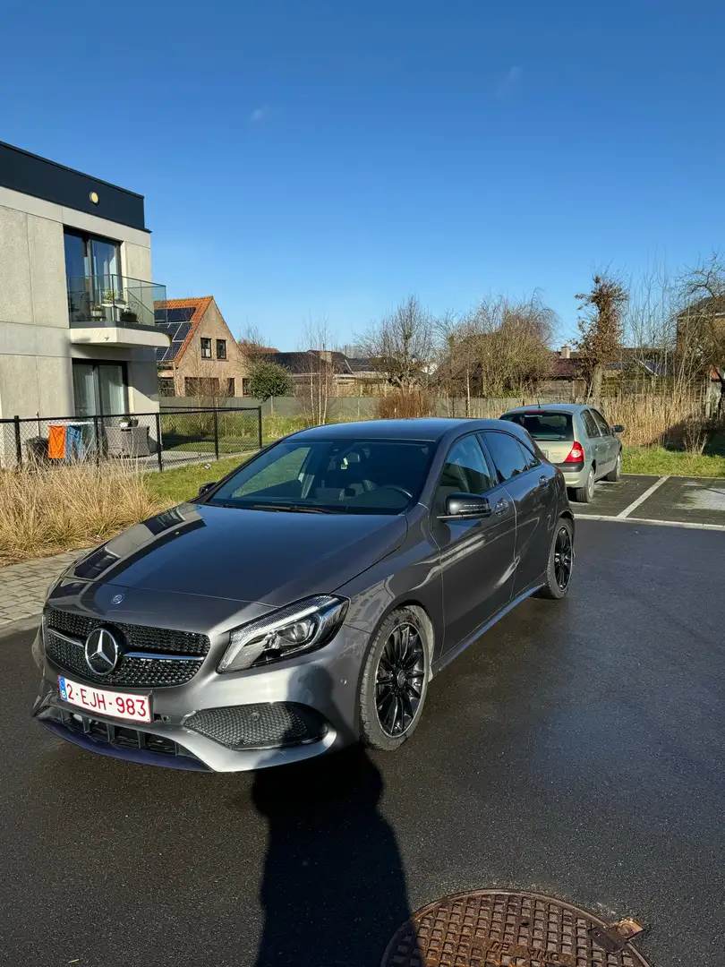 Mercedes-Benz A 180 AMG Line - 1