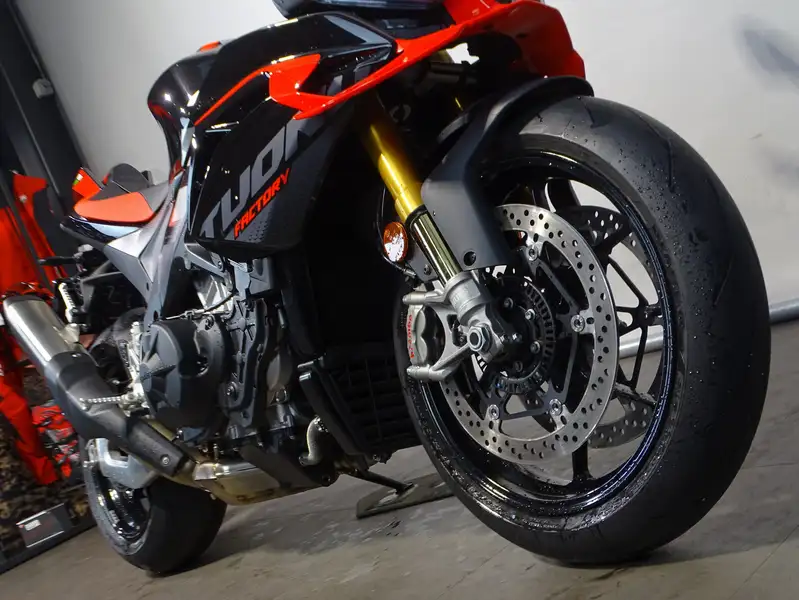 Aprilia Tuono - foto 7