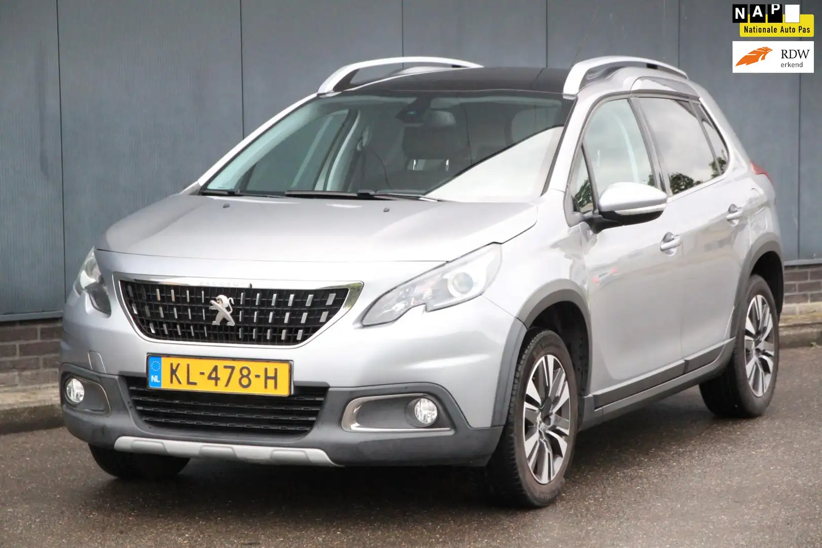 Peugeot 2008 1.2 PureTech Allure Panorama/Camera/Navigatie/Park Gris - 1