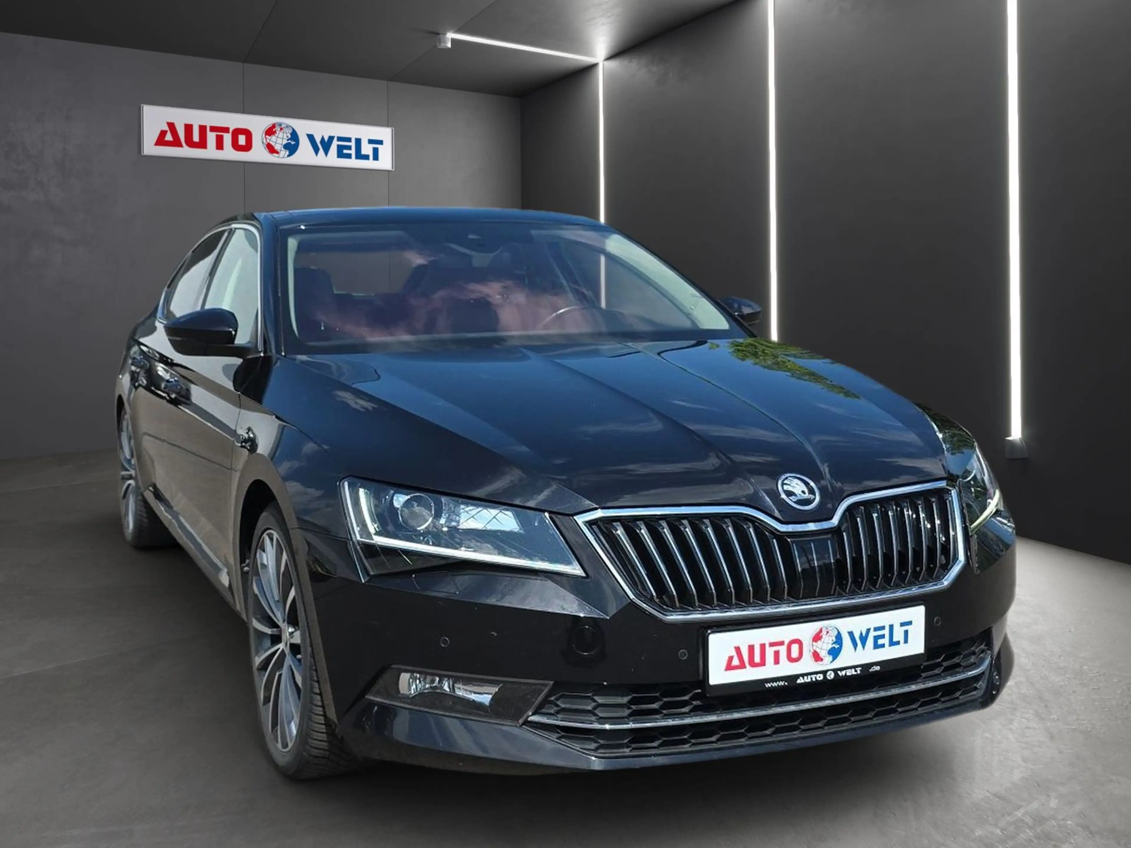 Skoda Superb 1.8 16V TSI L&K Automatik Bi-Xenon Navi — photo 2