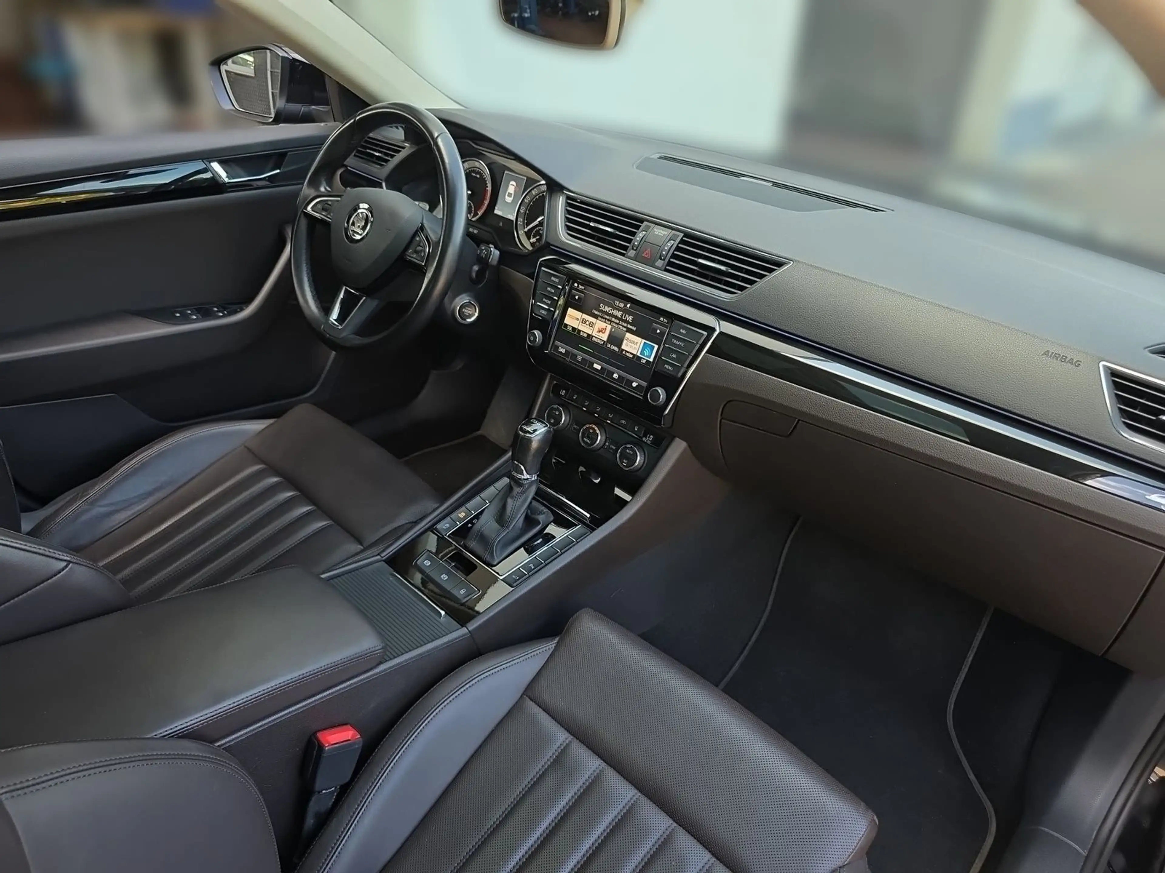 Skoda Superb 1.8 16V TSI L&K Automatik Bi-Xenon Navi — photo 14