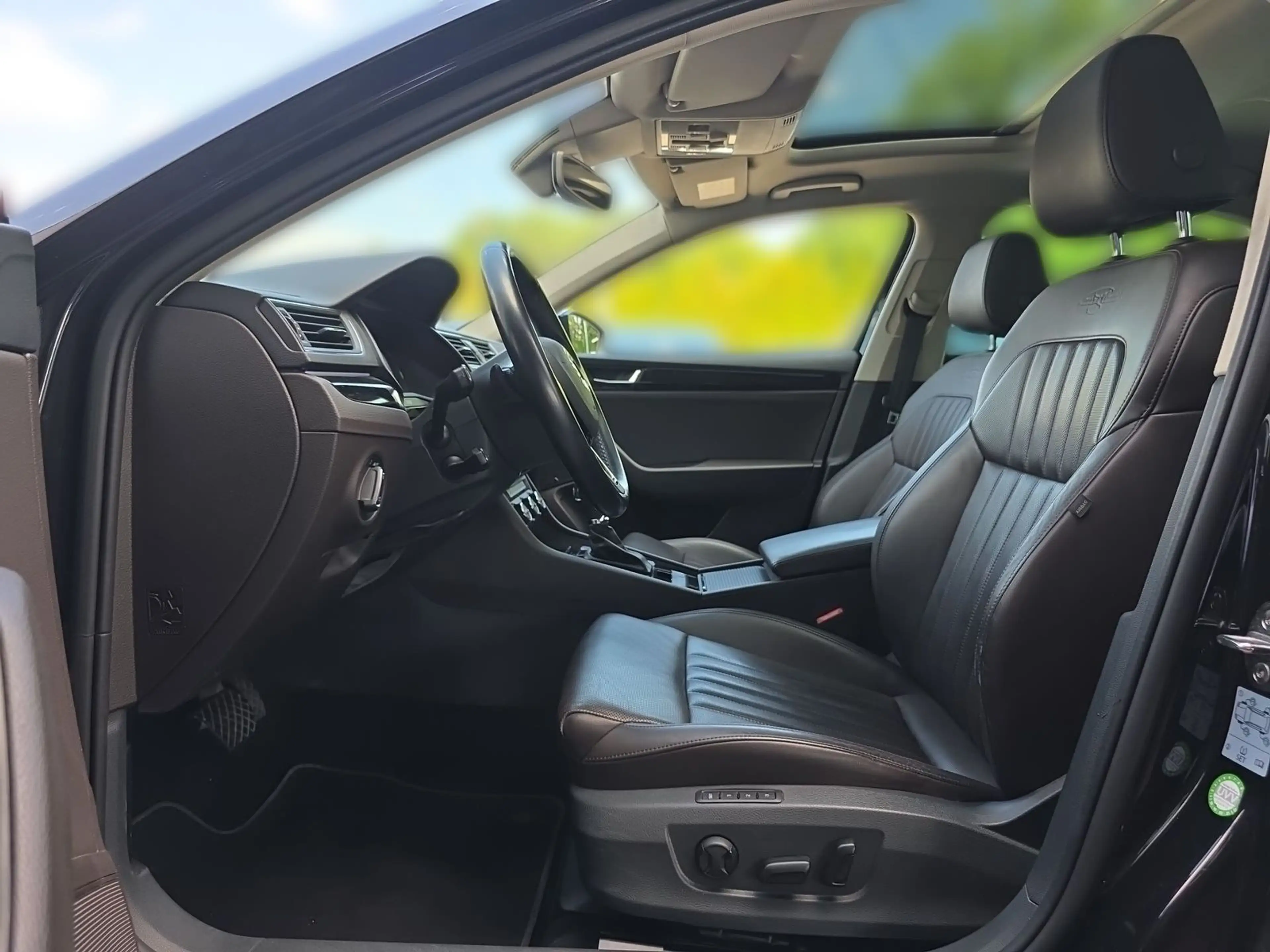 Skoda Superb 1.8 16V TSI L&K Automatik Bi-Xenon Navi — photo 10