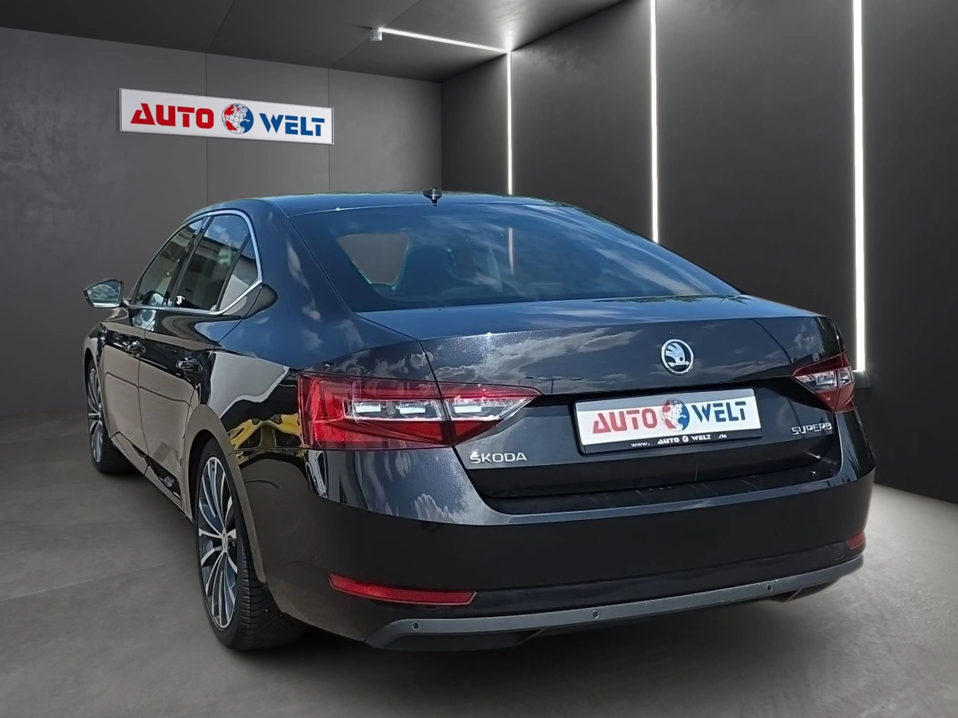 Skoda Superb 1.8 16V TSI L&K Automatik Bi-Xenon Navi — photo 5