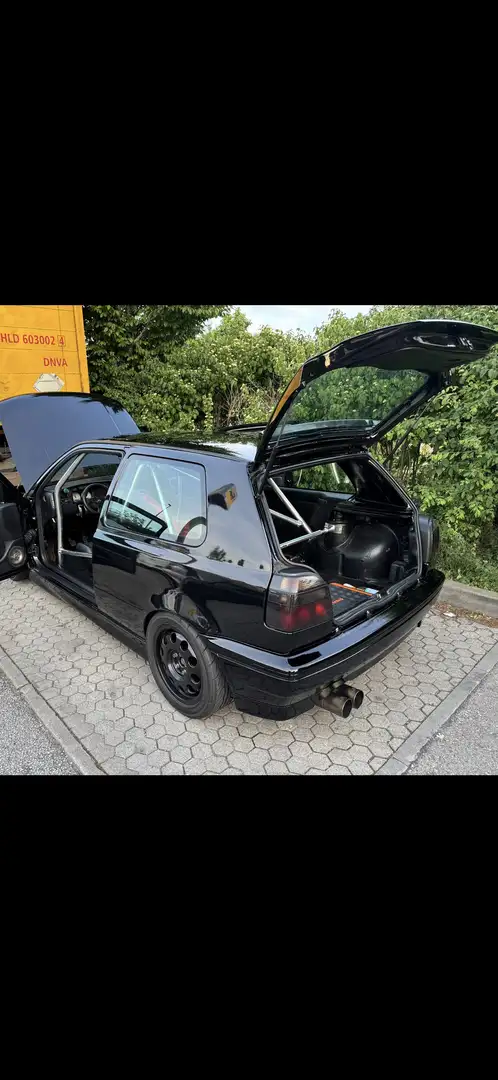 Volkswagen Golf GTI VR6 - 1