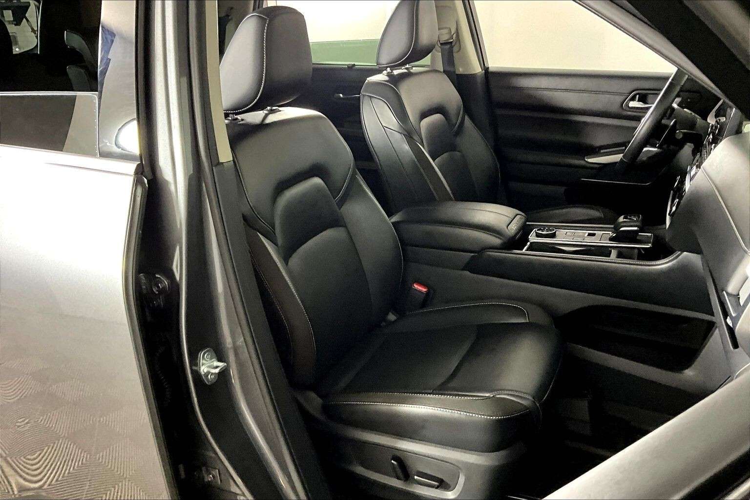 used 2022 Nissan Pathfinder car, priced at $25,998