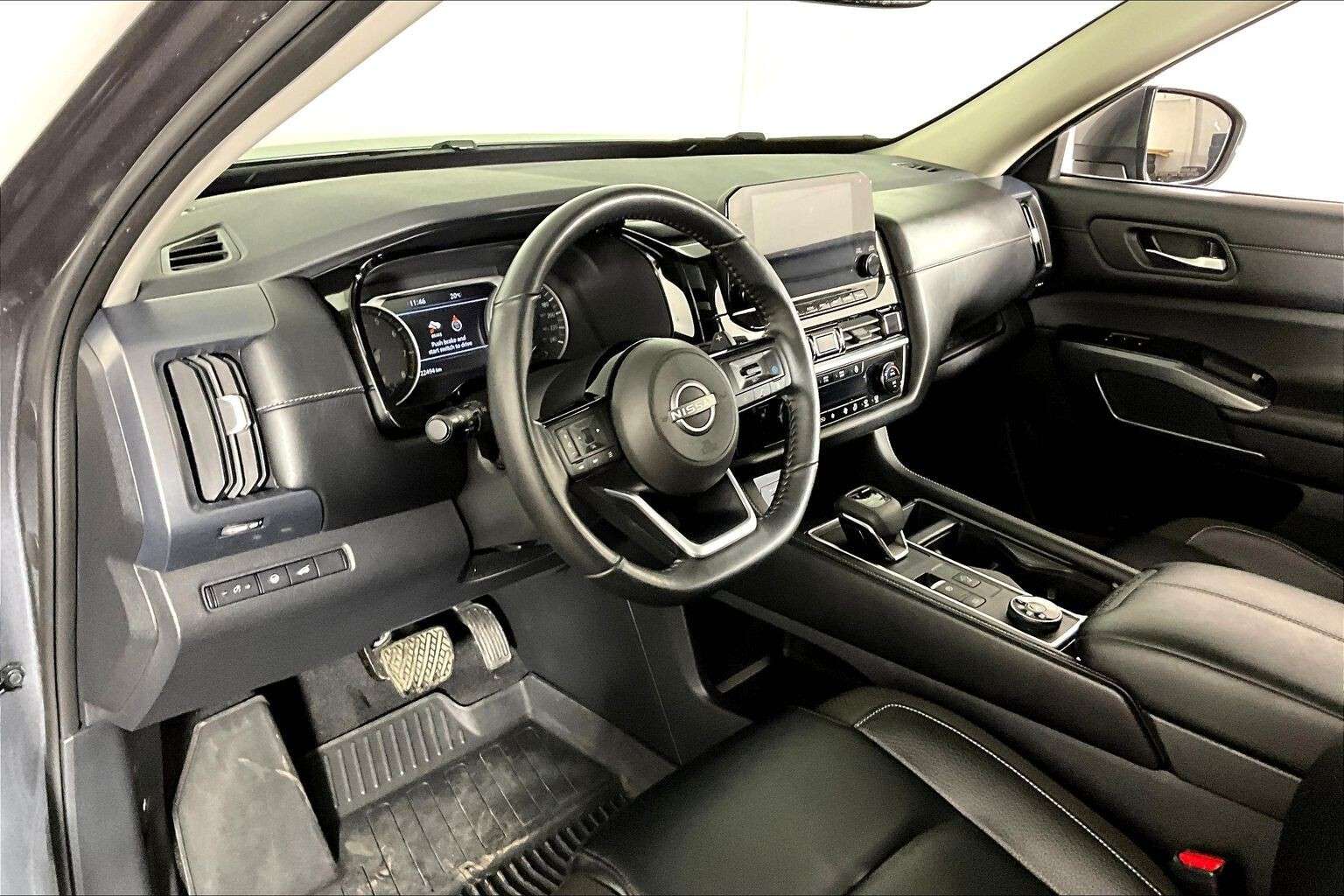 used 2022 Nissan Pathfinder car, priced at $25,998