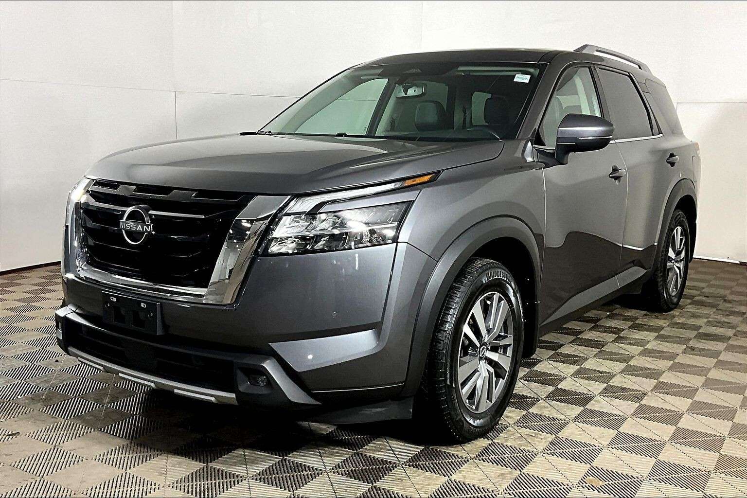 used 2022 Nissan Pathfinder car, priced at $27,498