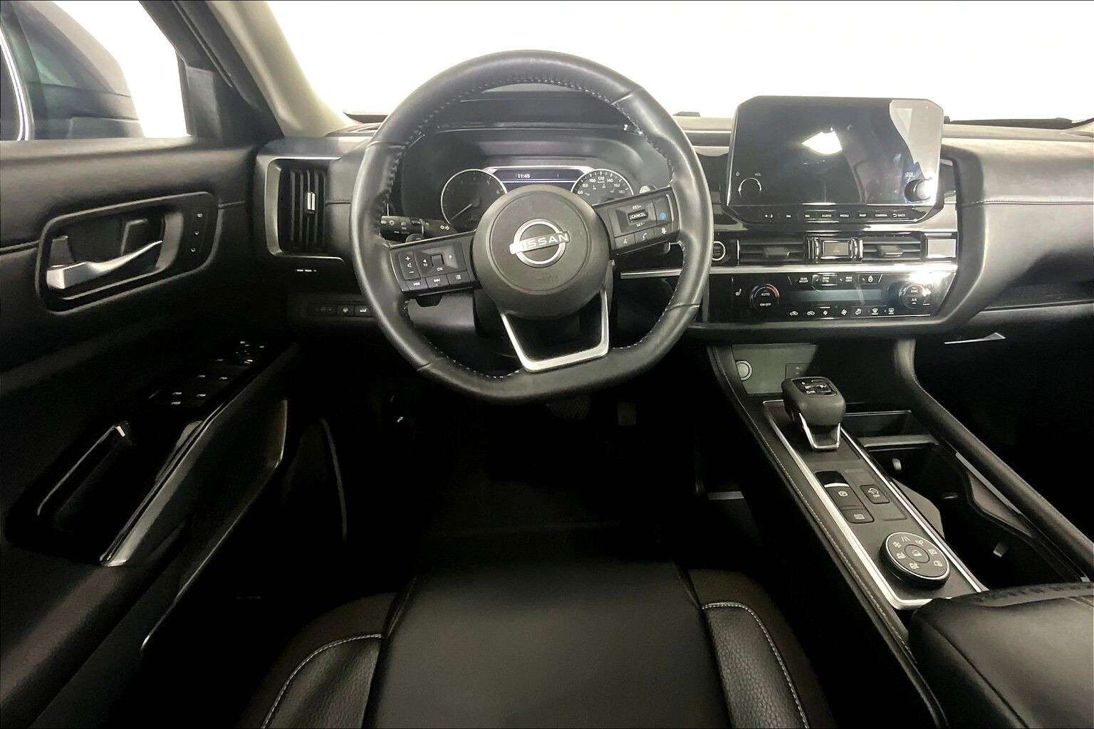 used 2022 Nissan Pathfinder car, priced at $25,998
