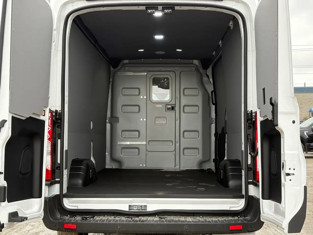 Ford Transit Cargo Van снимка Ford Transit Cargo Van