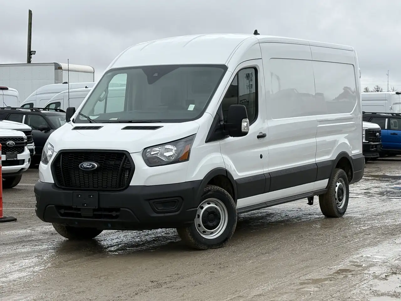 Ford Transit Cargo Van снимка Ford Transit Cargo Van