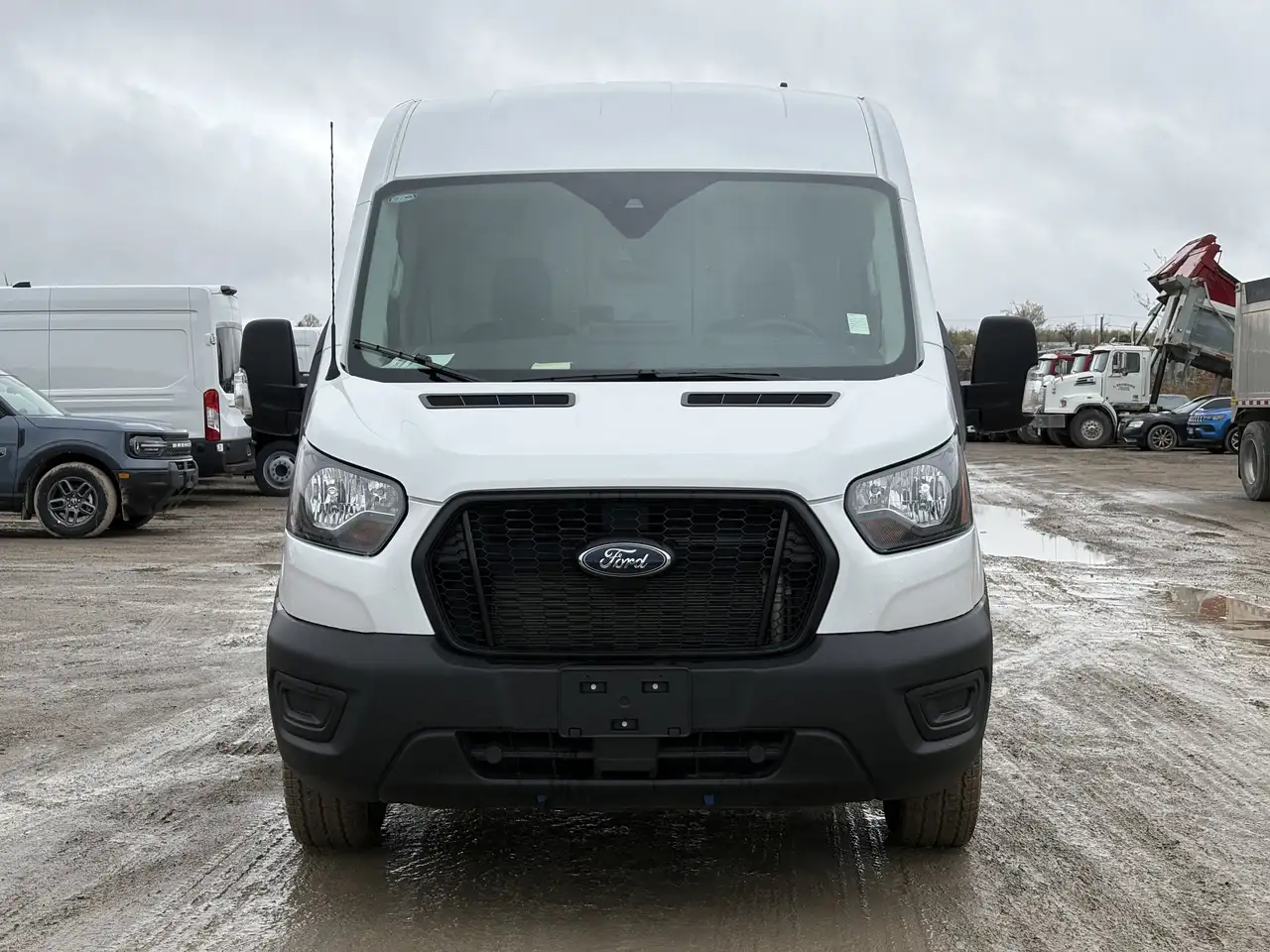Ford Transit Cargo Van снимка Ford Transit Cargo Van