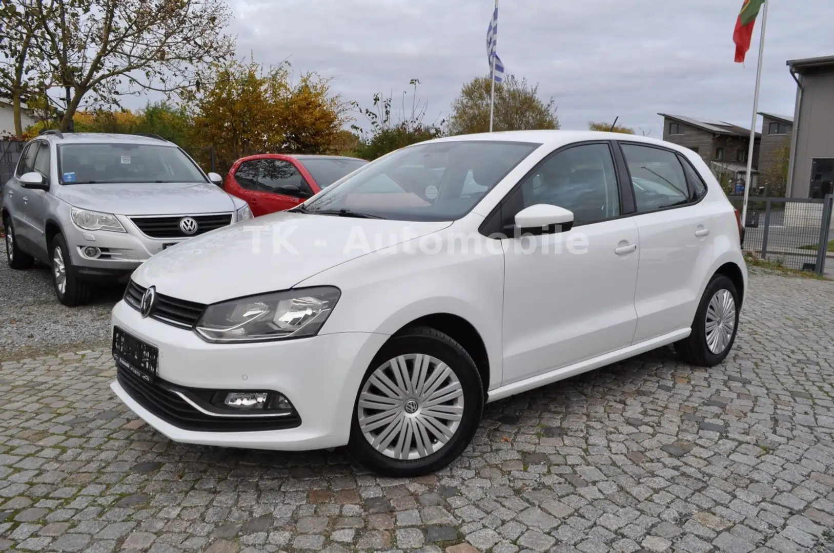 Volkswagen Polo V BMT/Start-Stopp /TÜV/AU NEU/TEMPOMAT/PDC Weiß - 1