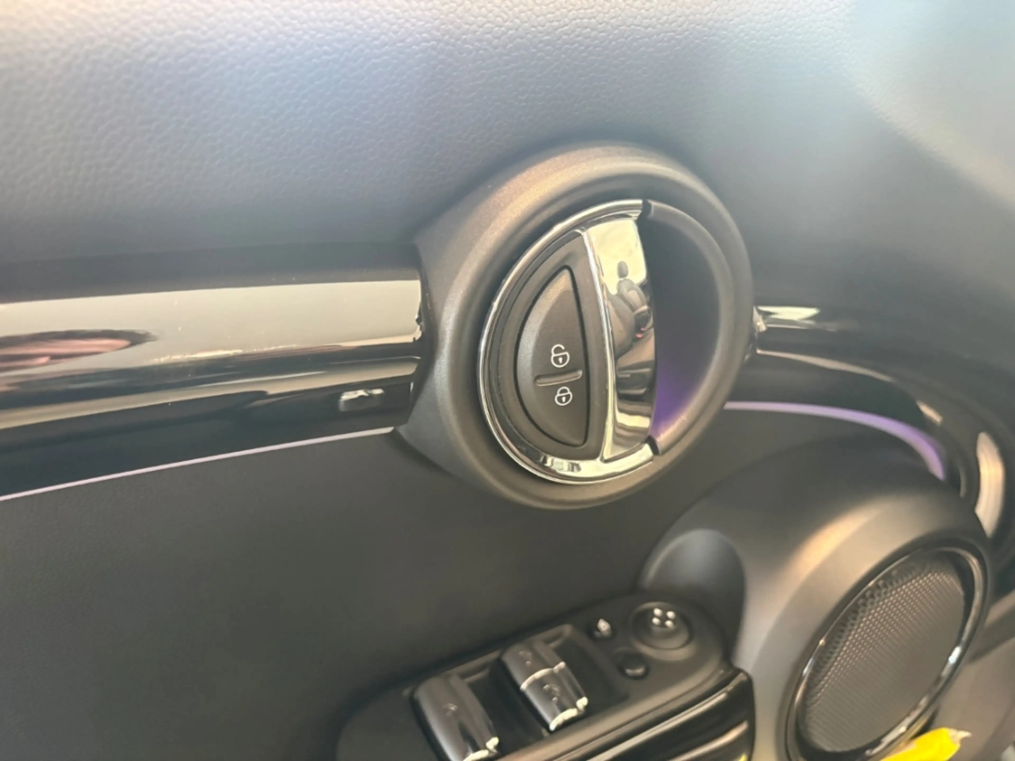MINI Cooper Cabrio El. Verdeck Digitales Cockpit LED Mehrzonenklima 2 — photo 9