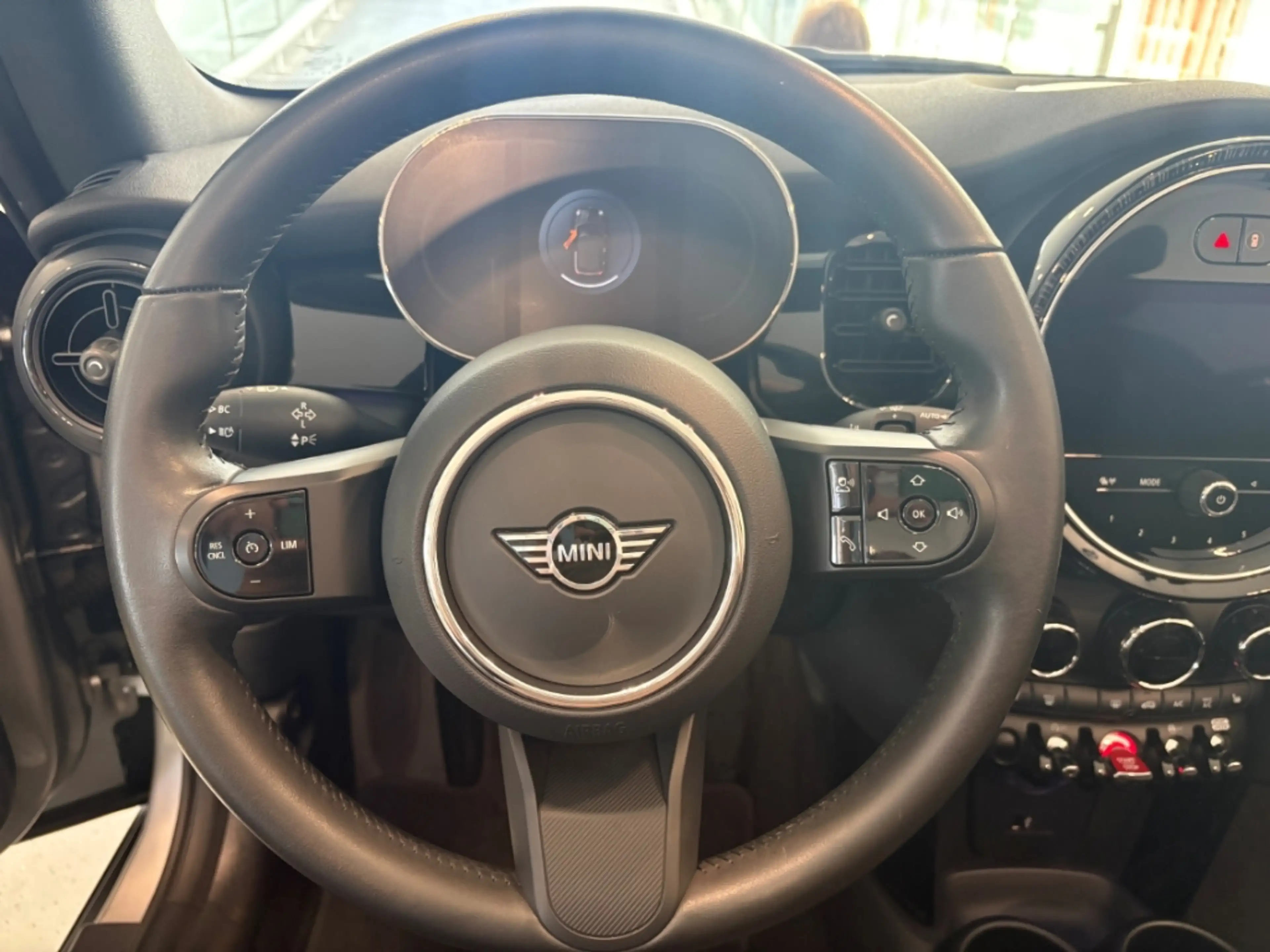 MINI Cooper Cabrio El. Verdeck Digitales Cockpit LED Mehrzonenklima 2 — photo 10