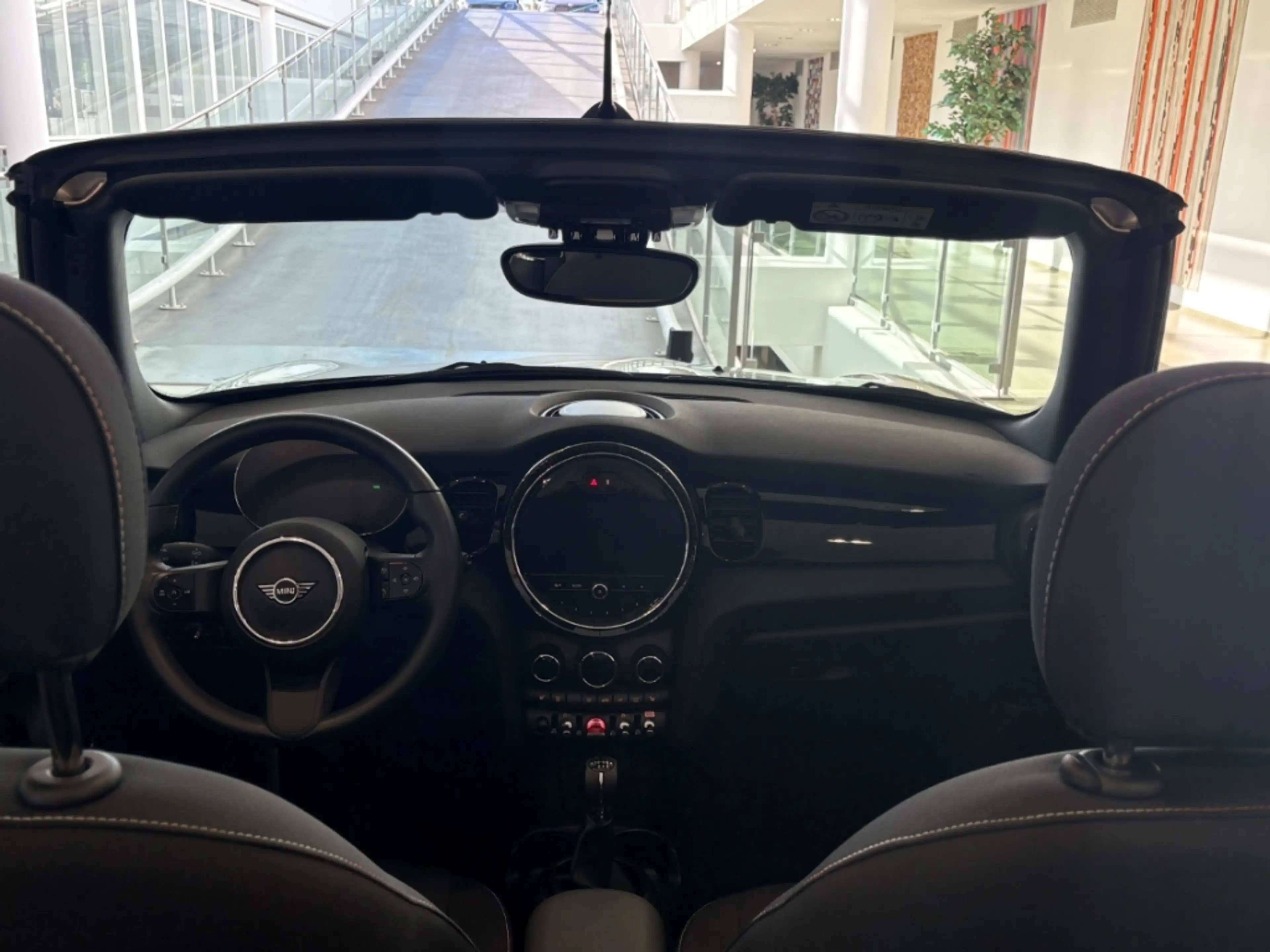 MINI Cooper Cabrio El. Verdeck Digitales Cockpit LED Mehrzonenklima 2 — photo 7