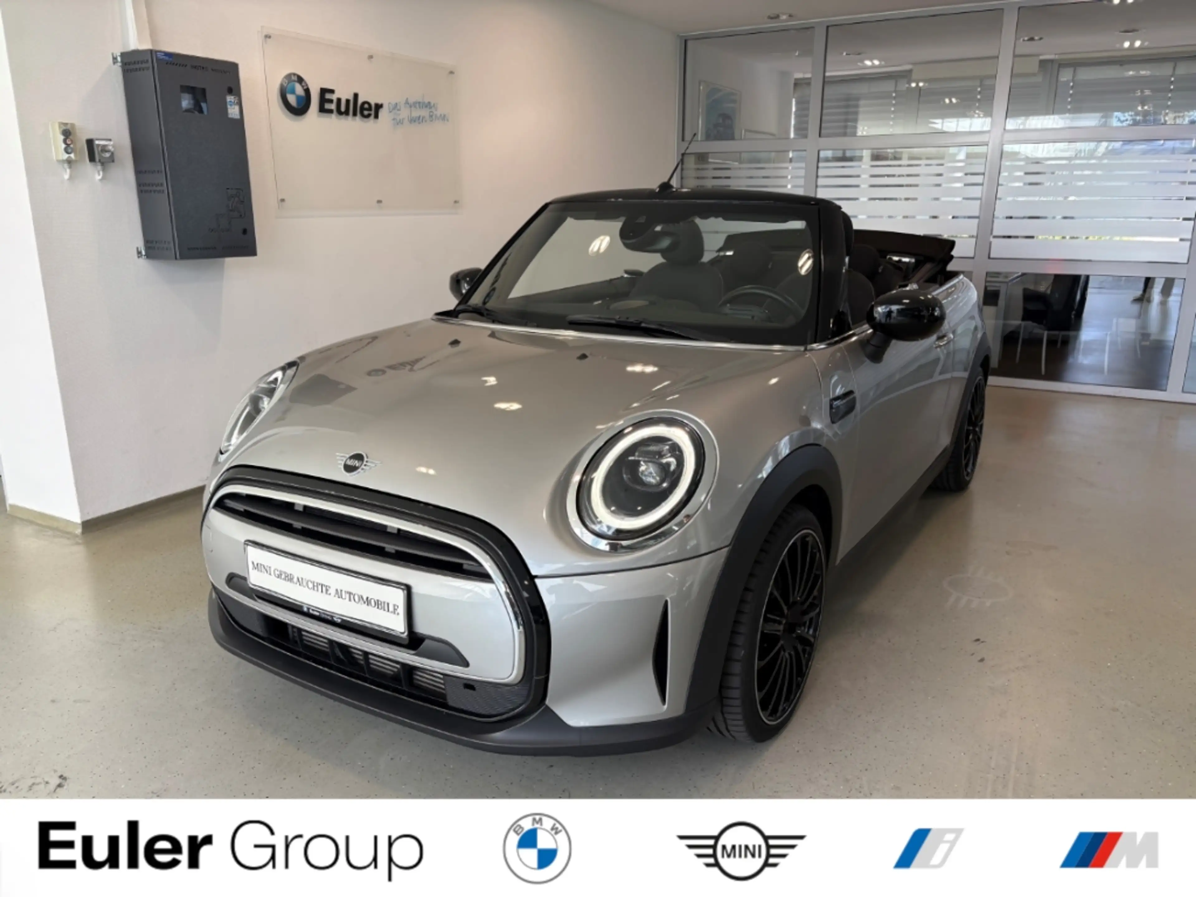 MINI Cooper Cabrio El. Verdeck Digitales Cockpit LED Mehrzonenklima 2
