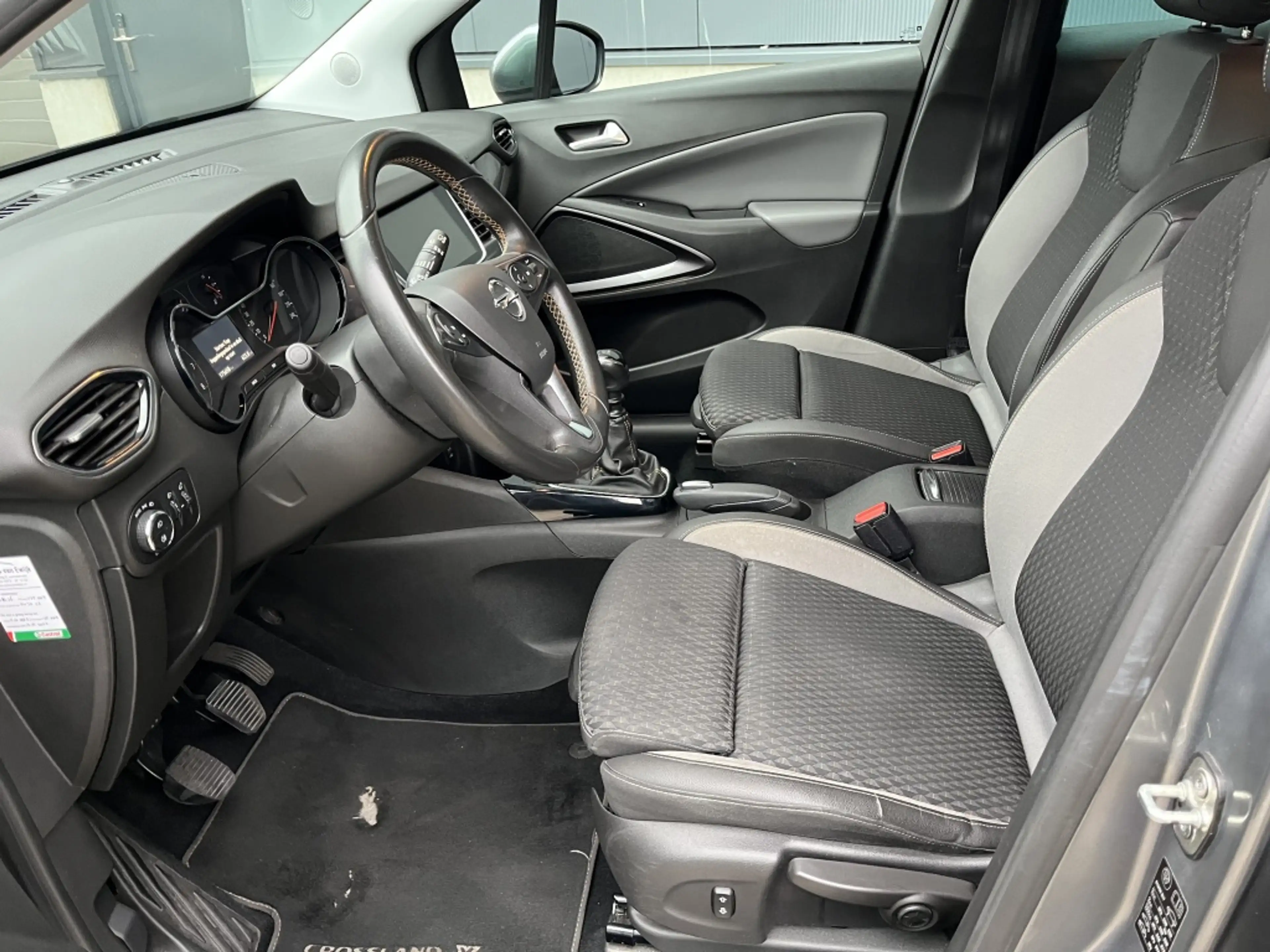 Opel Crossland X 1.2 T. Online Ed. — photo 10