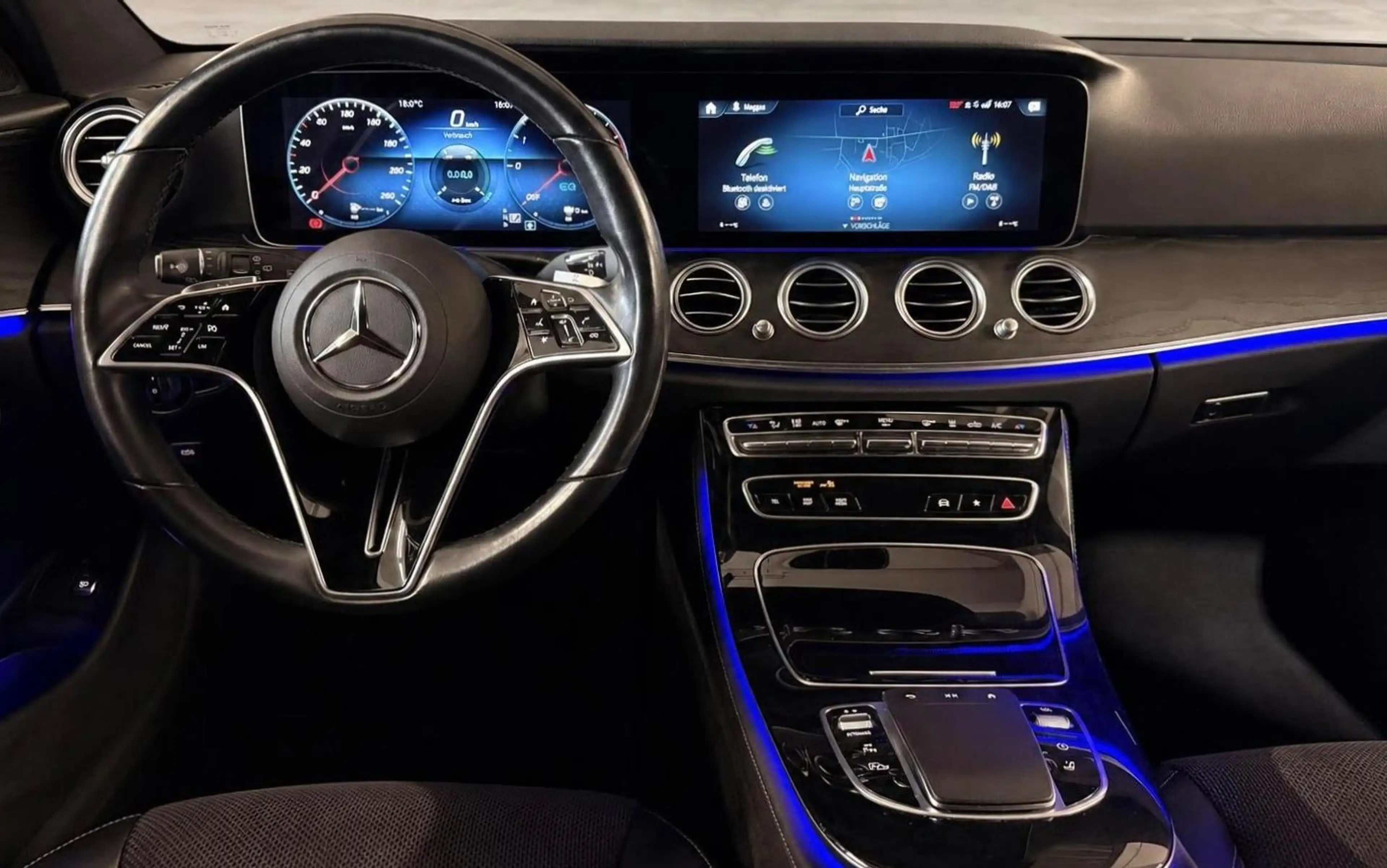 Mercedes-Benz E 300 de AHK/MEMORY/KAMERA/STANDHEIZ./AMBIENTE — photo 12