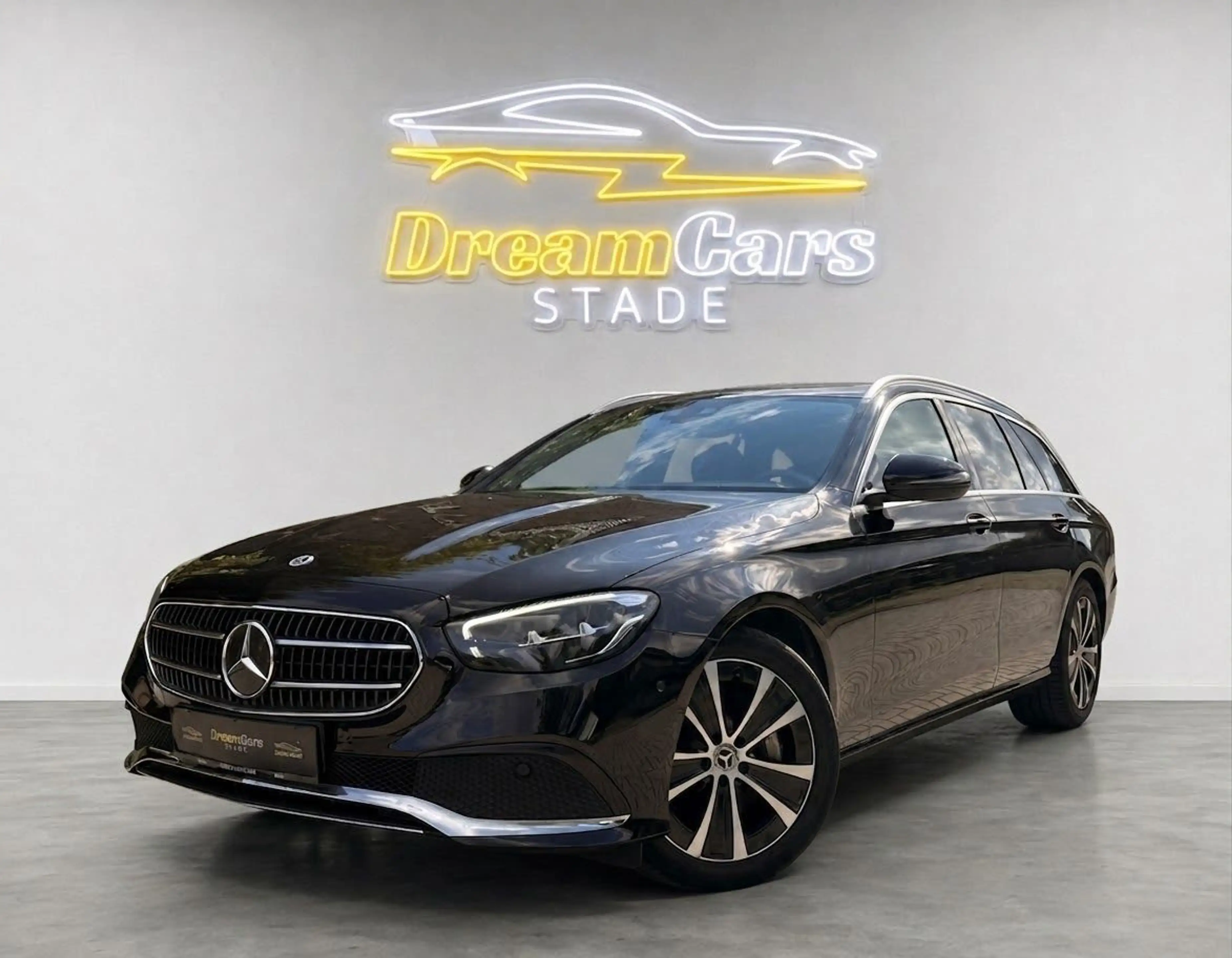 Mercedes-Benz E 300 de AHK/MEMORY/KAMERA/STANDHEIZ./AMBIENTE