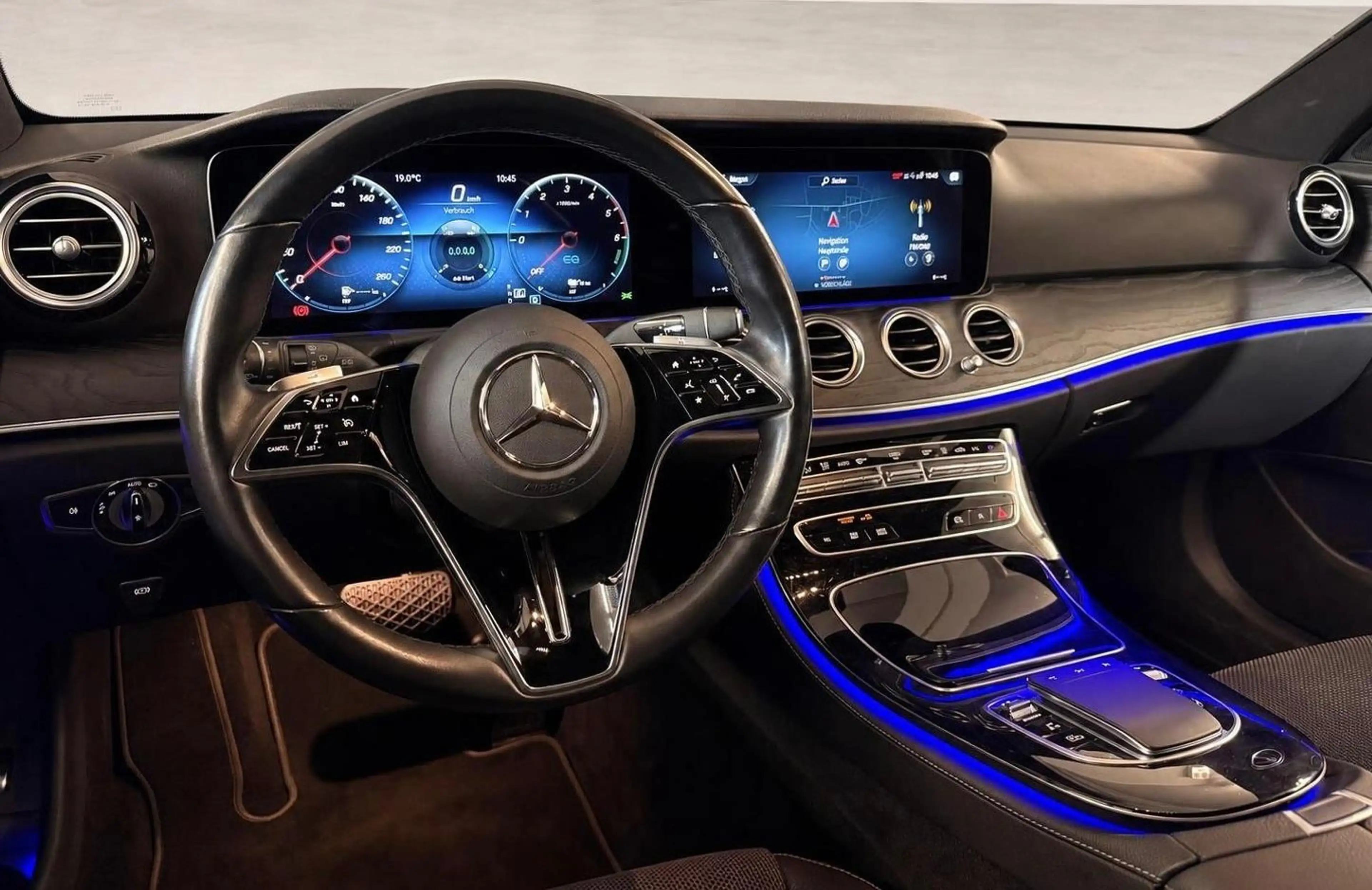 Mercedes-Benz E 300 de AHK/MEMORY/KAMERA/STANDHEIZ./AMBIENTE — photo 9