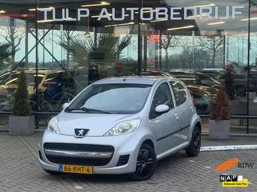 1.0-12V Millesim 5drs 2011 Airco