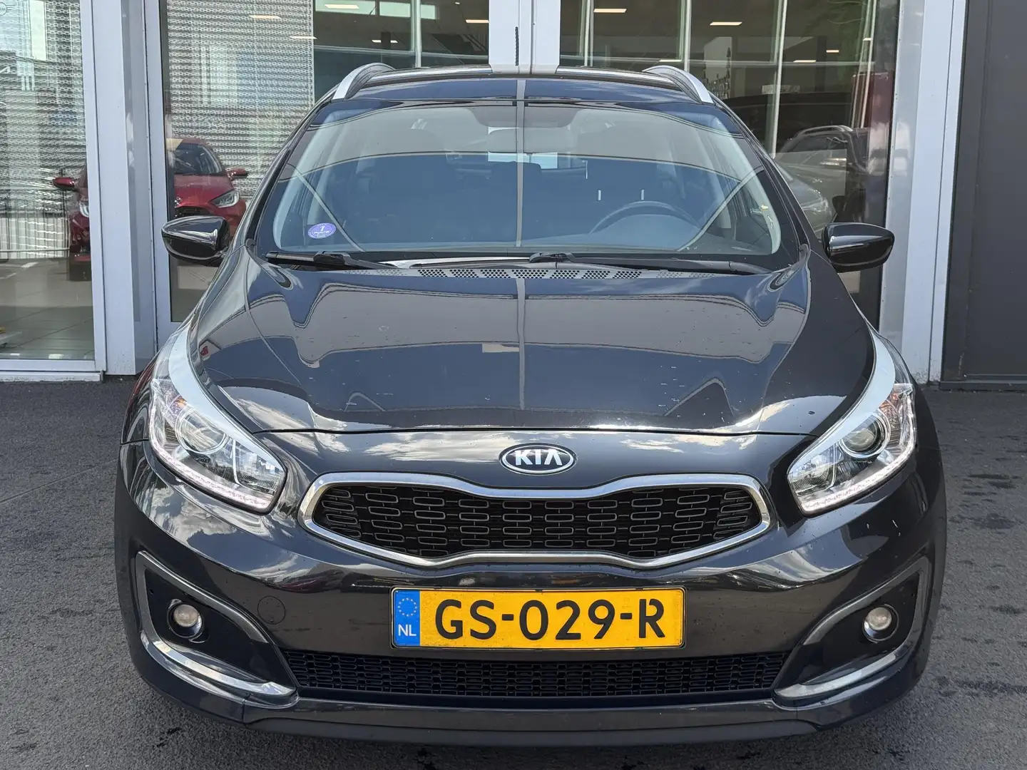 Kia Ceed SW / cee'd SW Sportswagon 1.6 GDI First Edition TRekhaak Zwart - 2