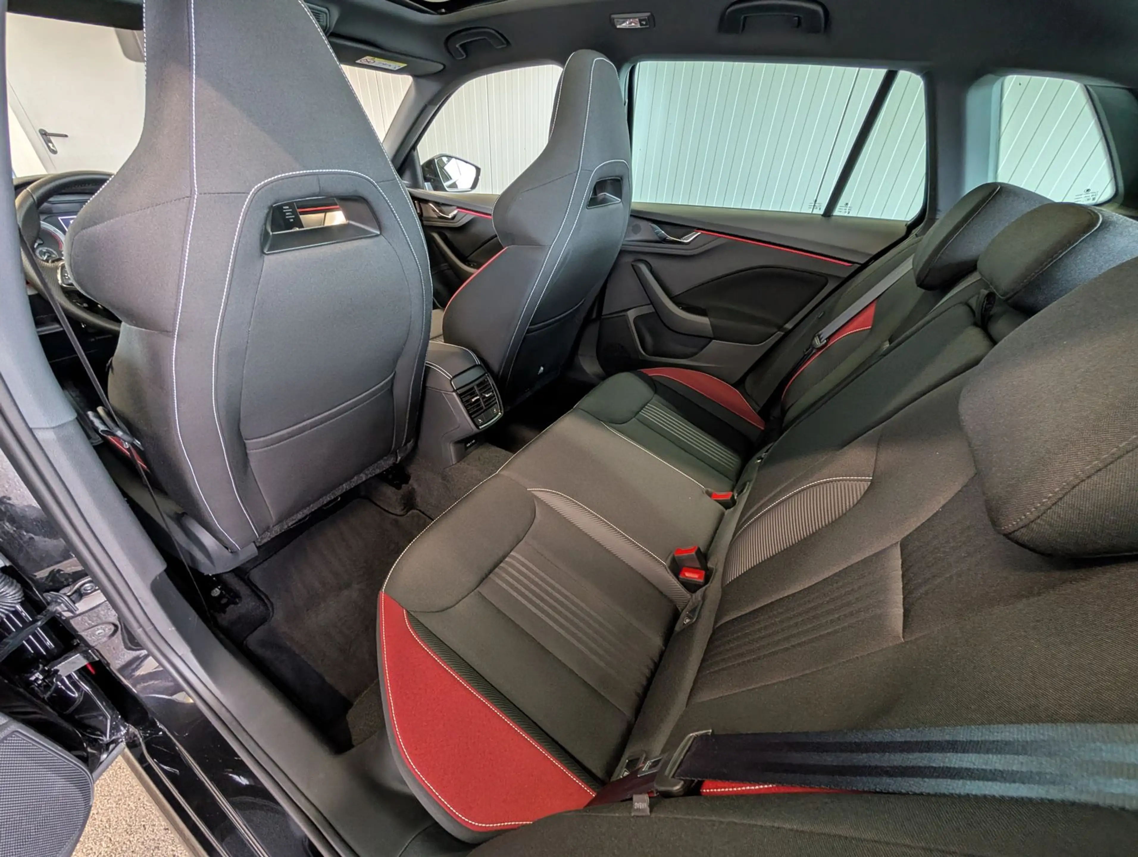 Skoda Kamiq Kamiq 1.0 TSI DSG Monte Carlo AHK EHK RFK SHZ A... — photo 11