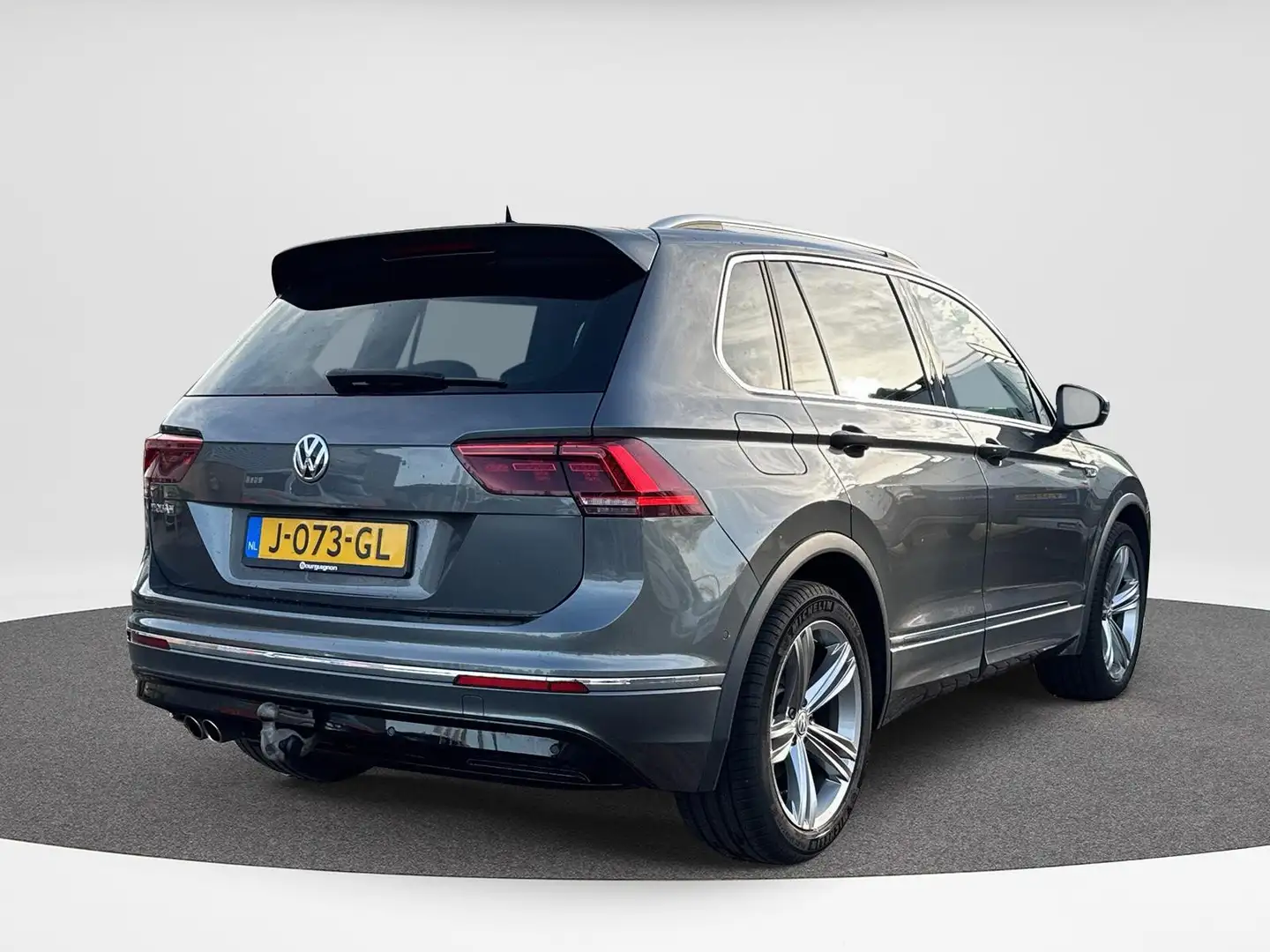 Volkswagen Tiguan 1.5 TSI ACT Highline Business R | Trekhaak | Pano Grau - 2