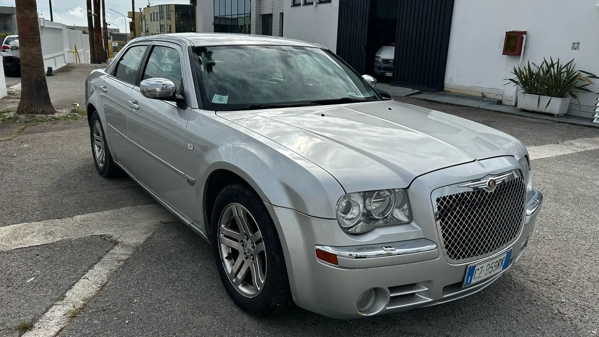 Chrysler 300C sedan Šedá - 1