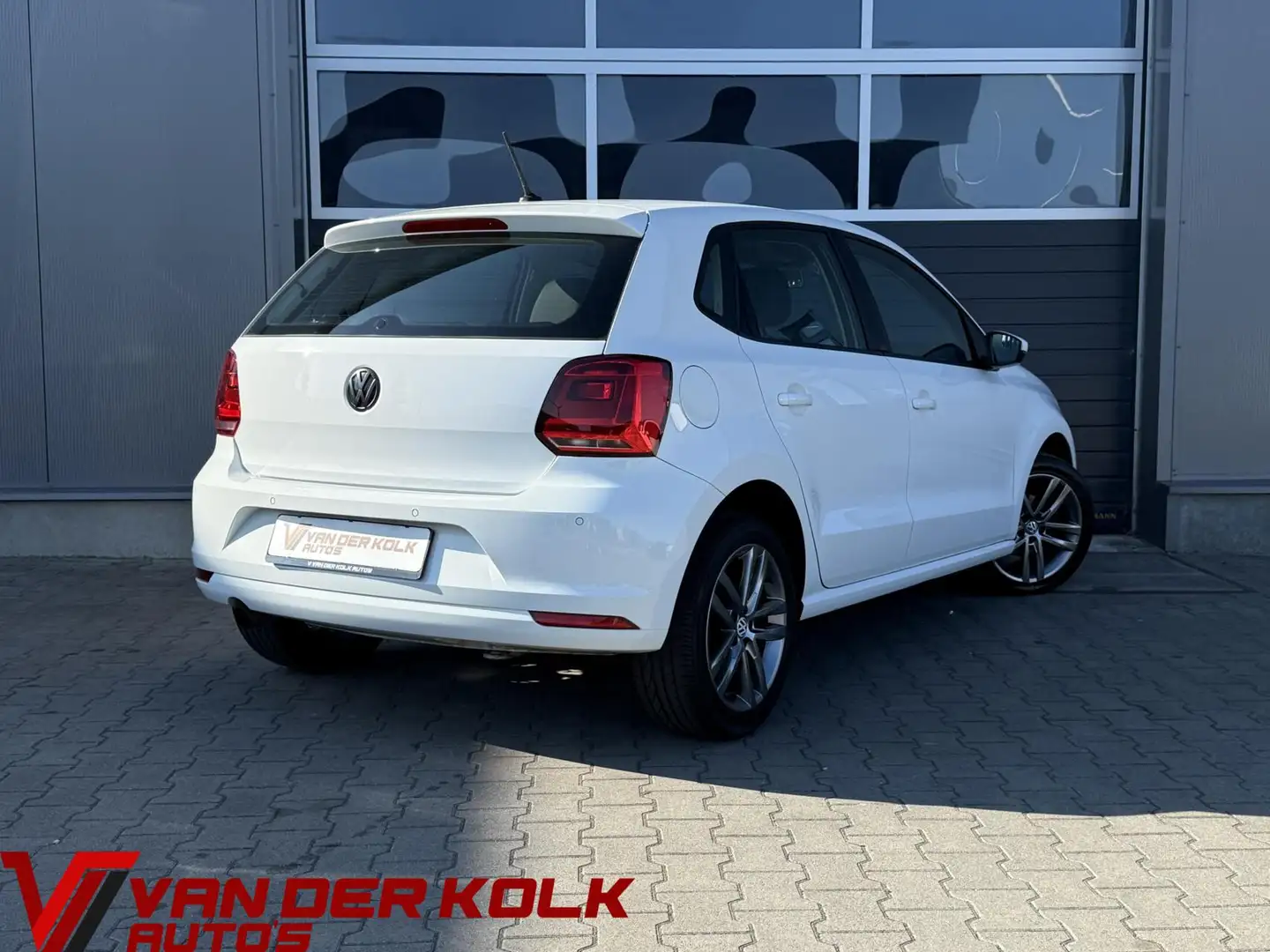 Volkswagen Polo 1.2 TSI Comfortline 5 Deurs Cruise Airco Lichtmeta - 2