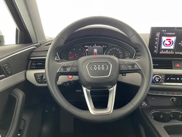 Audi A4 view 13