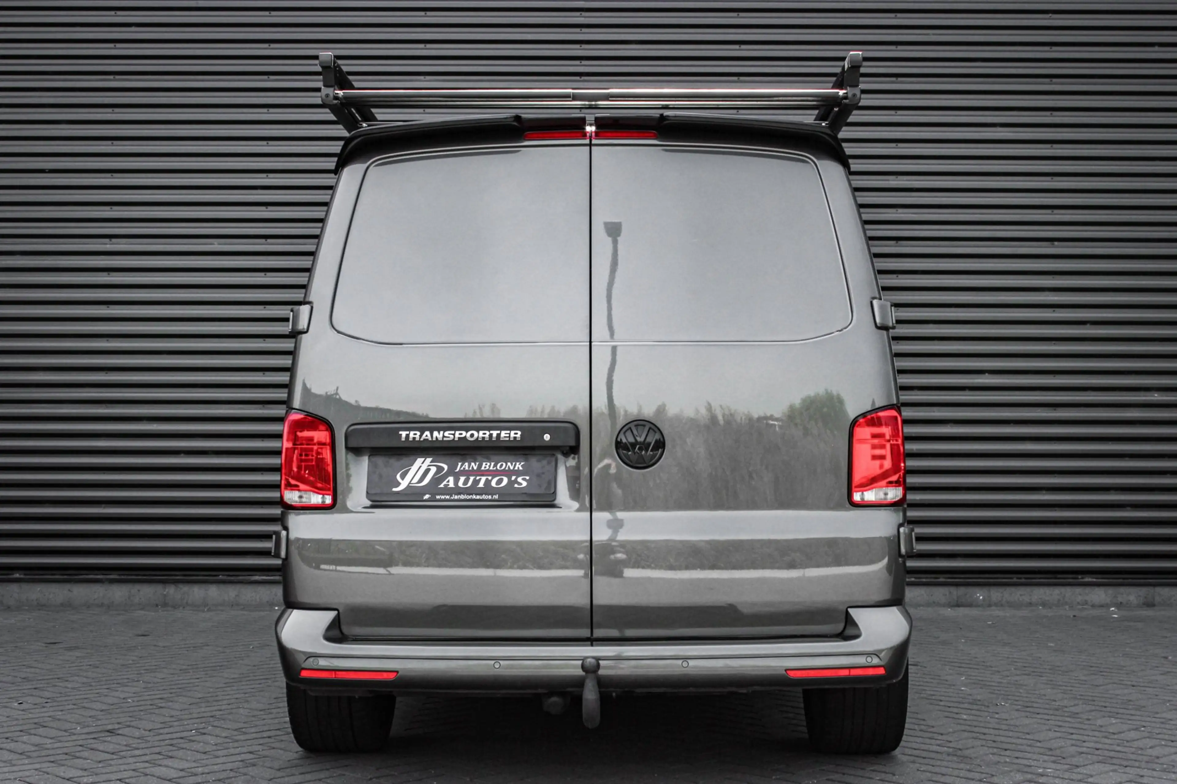 Volkswagen Transporter 2.0 TDI L2H1 150PK DSG JB- EDITION / VERLAGINGSVER — photo 40