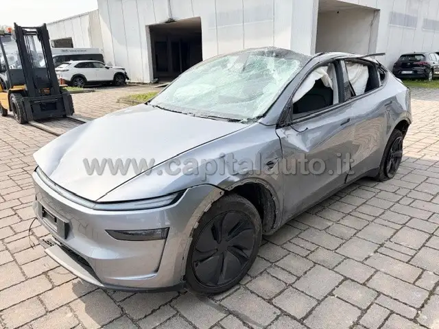 Tesla Model Y 2025 Premium Long Range rwd