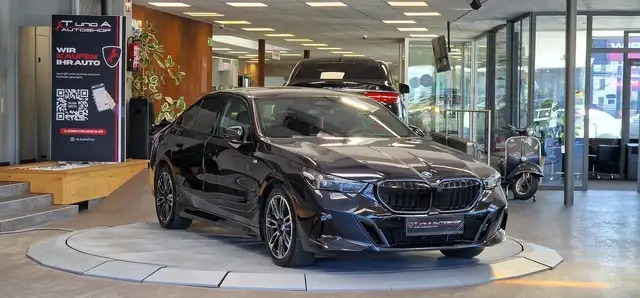 BMW 5 Series view 3