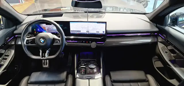 BMW 5 Series view 12