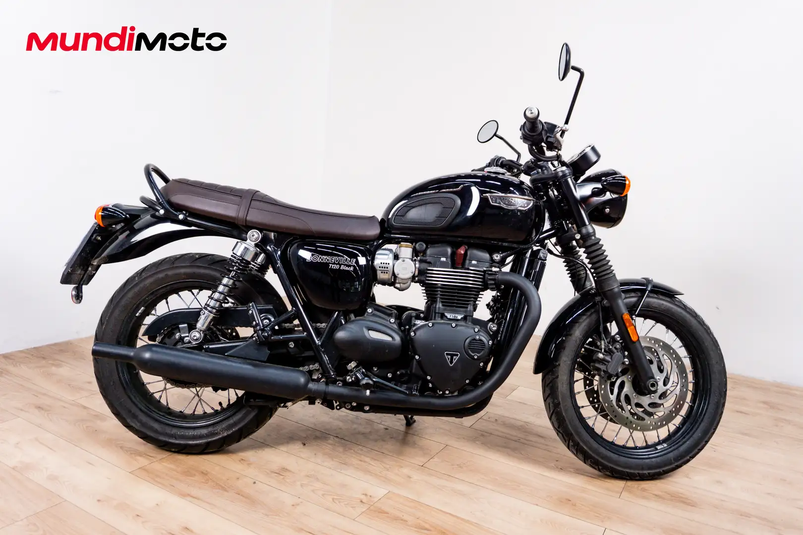 Triumph Bonneville T120 - 1