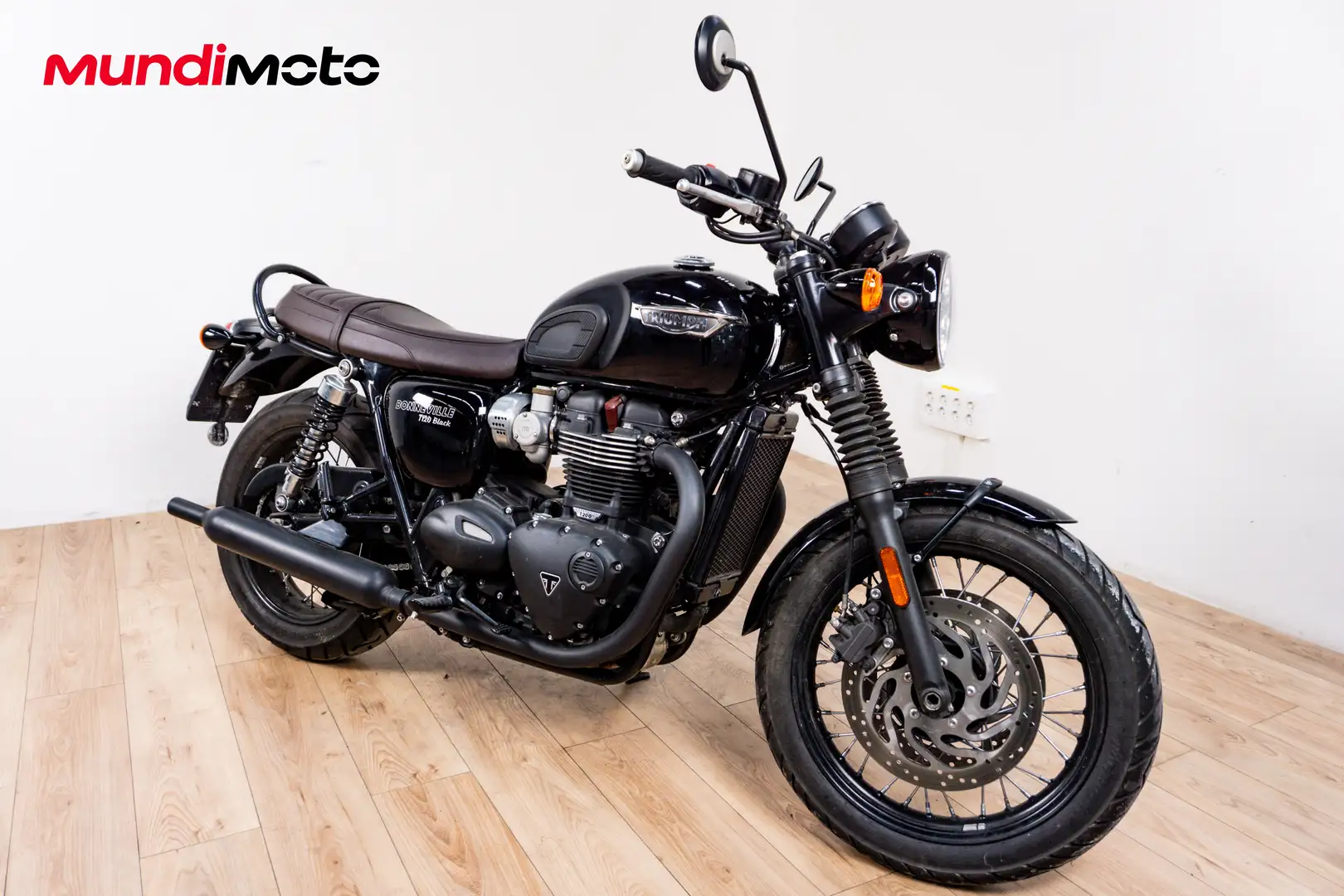 Triumph Bonneville T120 - 2