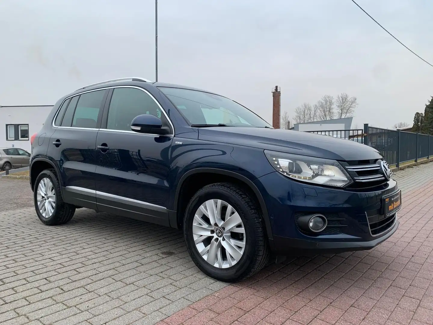 Volkswagen Tiguan Life BMT 2.0 TDI - TÜV 09/26 Blauw - 1